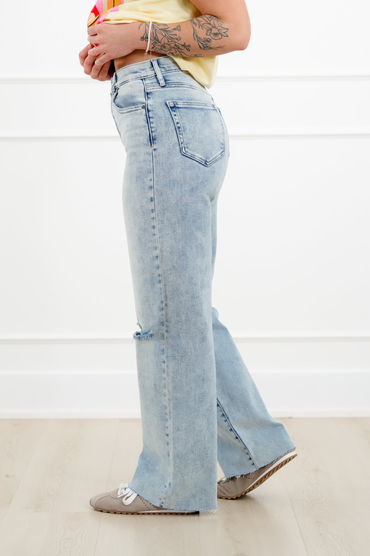 Hidden High Rise Light Wash Distressed Dad Jeans - Freckled Poppy