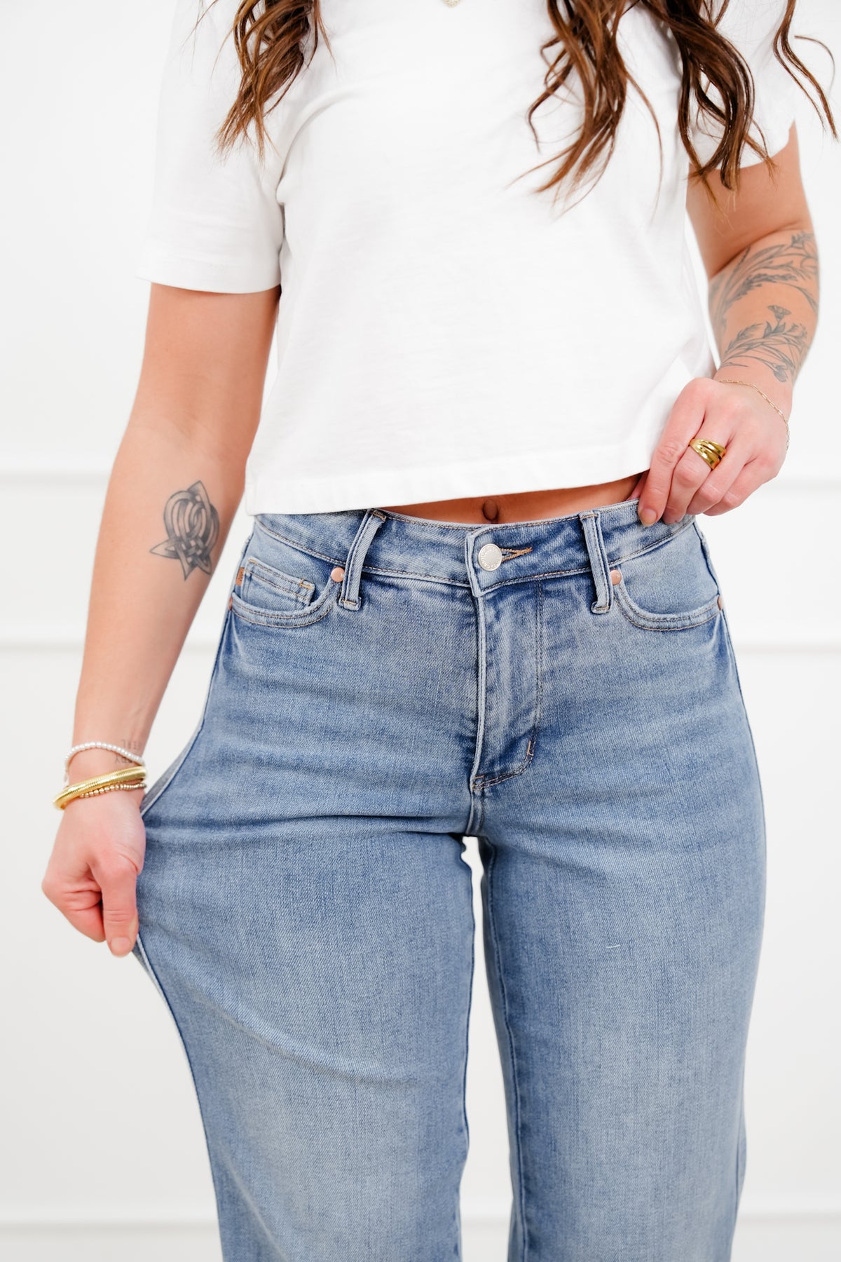Judy Blue Petite/Reg The Karly Mid Rise Medium Vintage Wash Tummy Control Straight Leg Jeans - Freckled Poppy