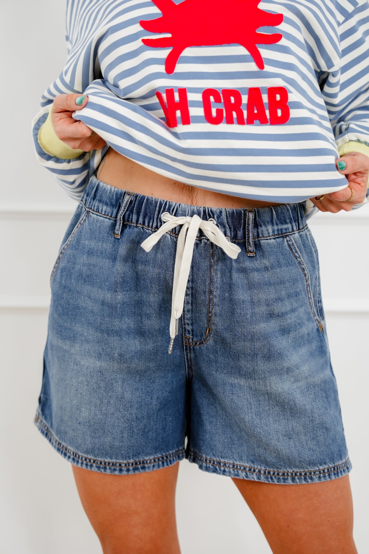 Judy Blue Medium Wash Featherweight Baggy Shorts - Freckled Poppy