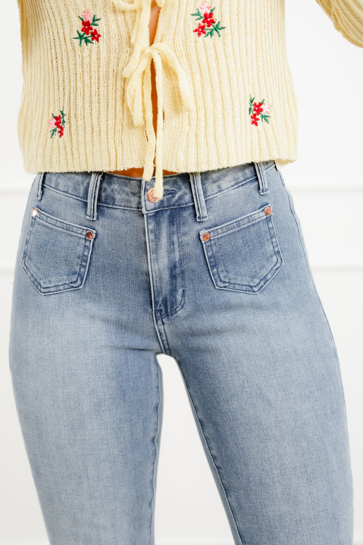 Judy Blue Sunday Stroll Mid Rise Medium Wash Bootcut Jeans with Front Patch Pockets - Freckled Poppy