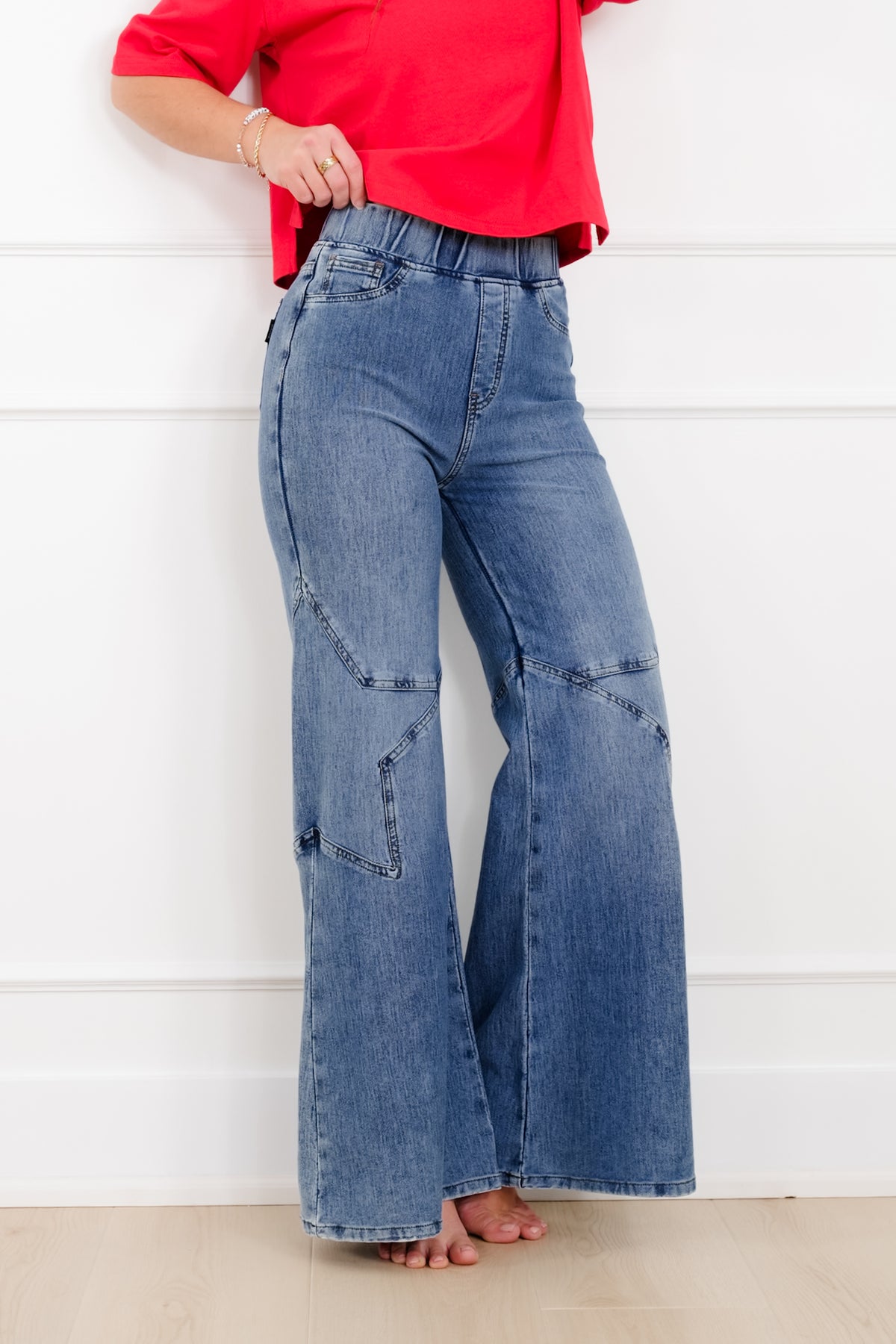 Plus/Reg Saige High Rise Medium Wash Pull On Star Wide Leg Knit Jeans - Freckled Poppy