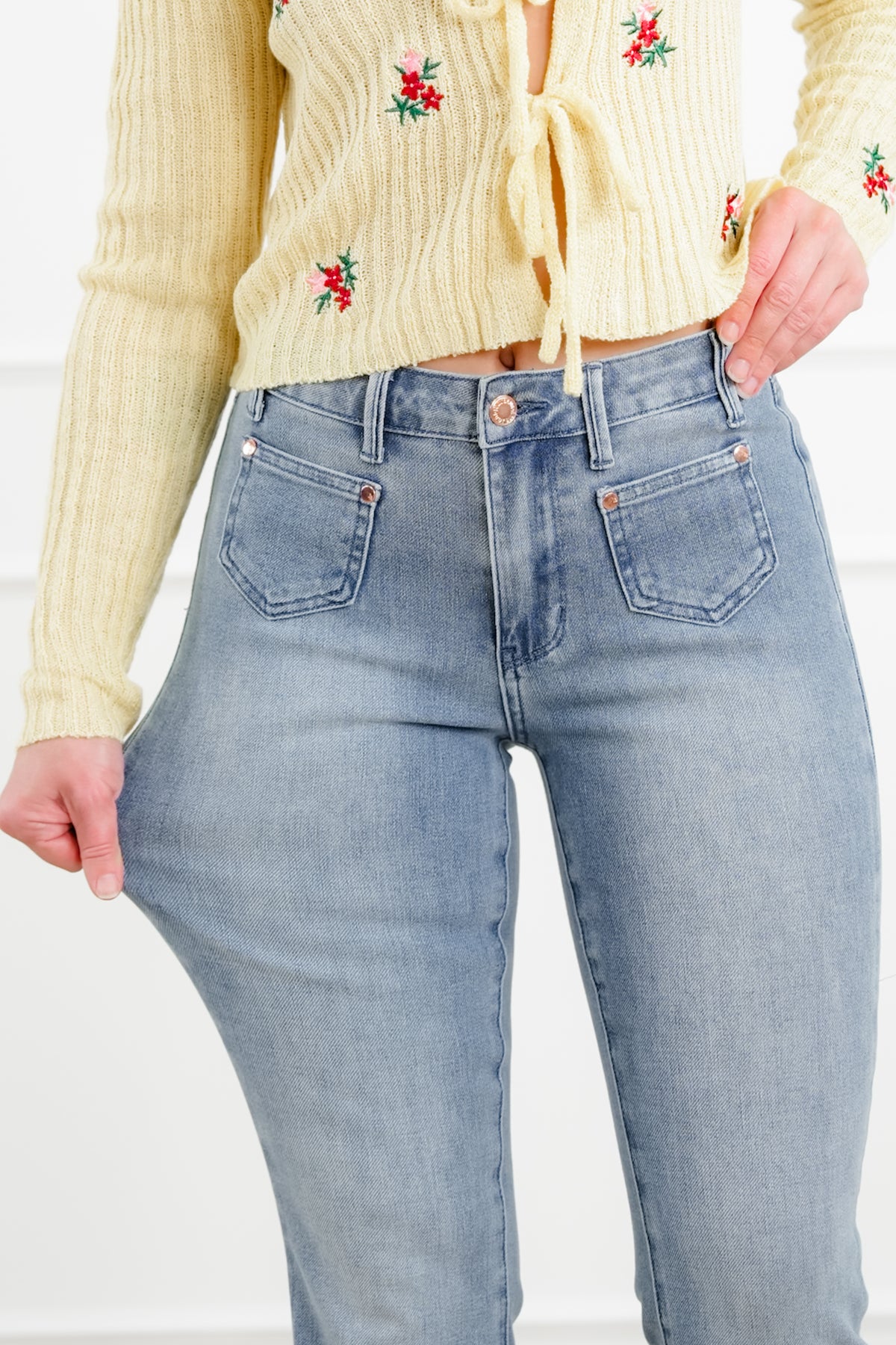 Judy Blue Sunday Stroll Mid Rise Medium Wash Bootcut Jeans with Front Patch Pockets - Freckled Poppy