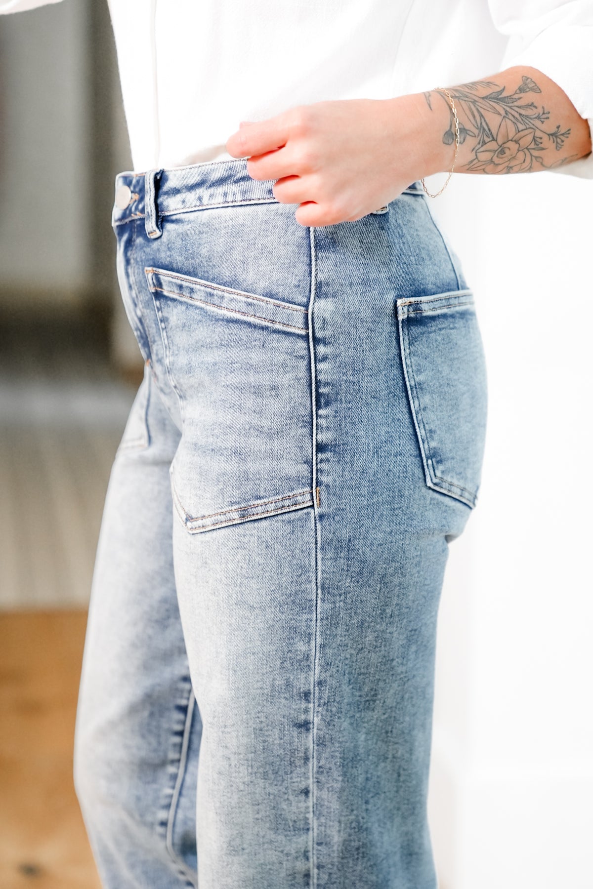 Risen Mid Rise Medium Wash Relaxed Fit Baggy Jeans with Patch Pockets - Freckled Poppy