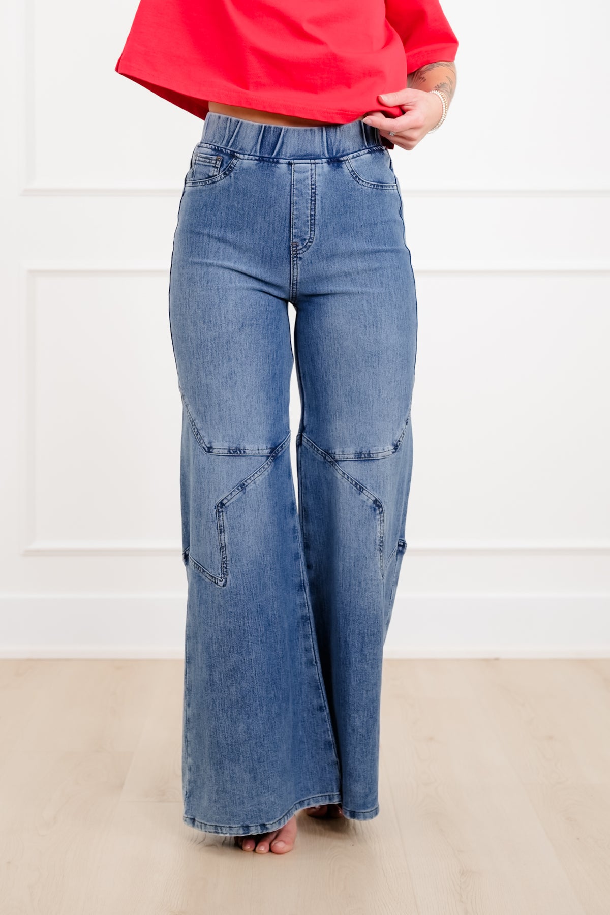Plus/Reg Saige High Rise Medium Wash Pull On Star Wide Leg Knit Jeans - Freckled Poppy