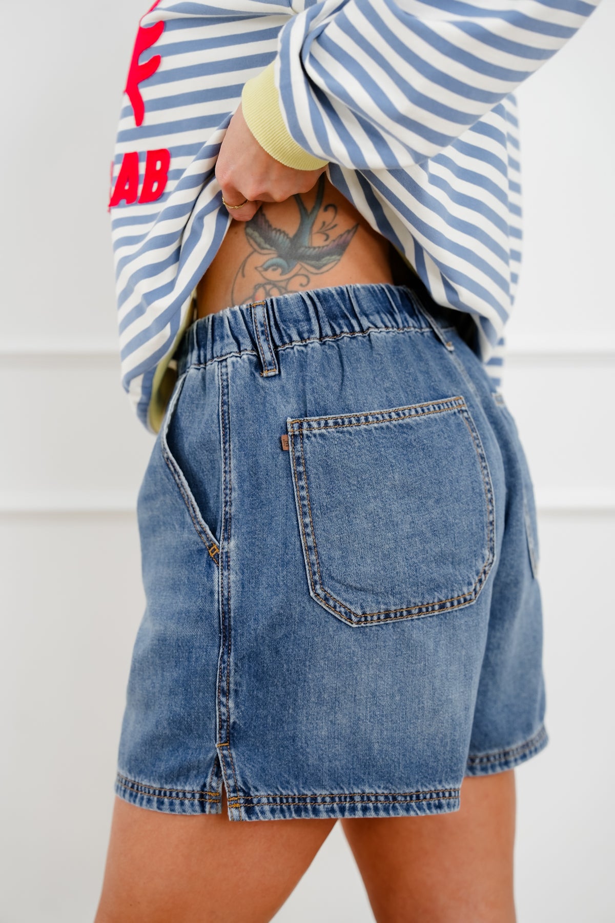 Judy Blue Medium Wash Featherweight Baggy Shorts - Freckled Poppy