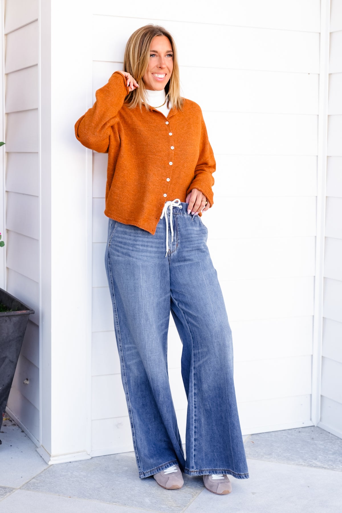 Judy Blue High Rise Dark Wash Elastic Waistband Featherweight Palazzo Jeans - Freckled Poppy