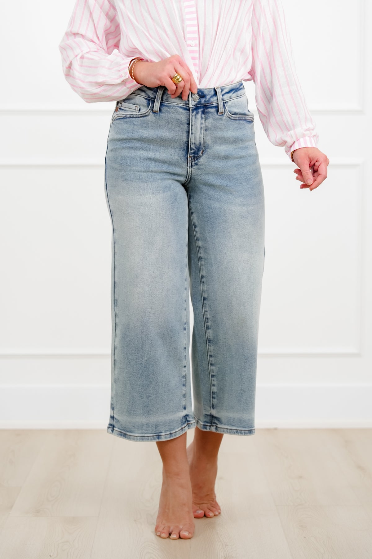Judy Blue Mid Rise Medium Wash Cropped Wide Leg Jeans - Freckled Poppy