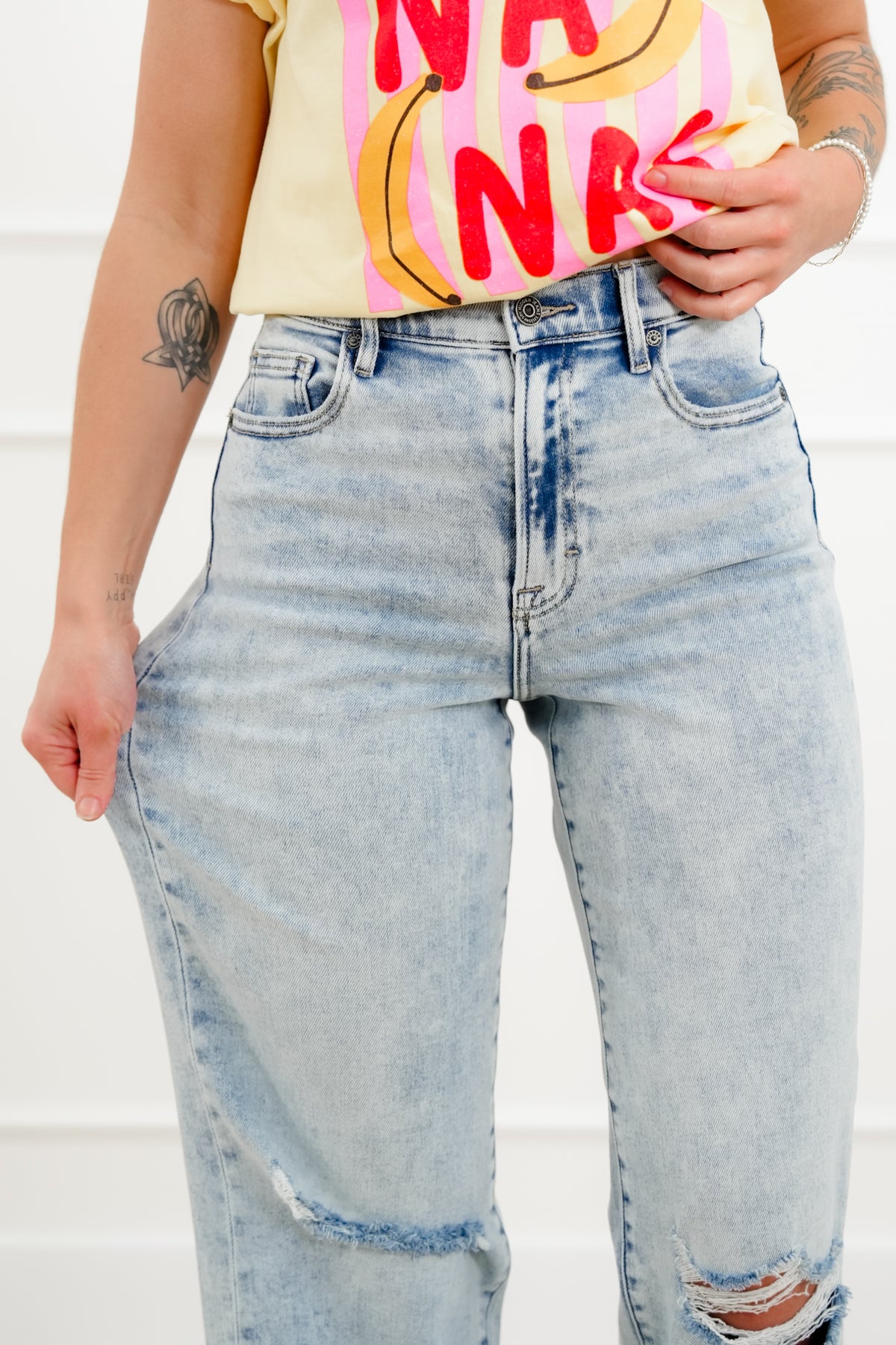 Hidden High Rise Light Wash Distressed Dad Jeans - Freckled Poppy