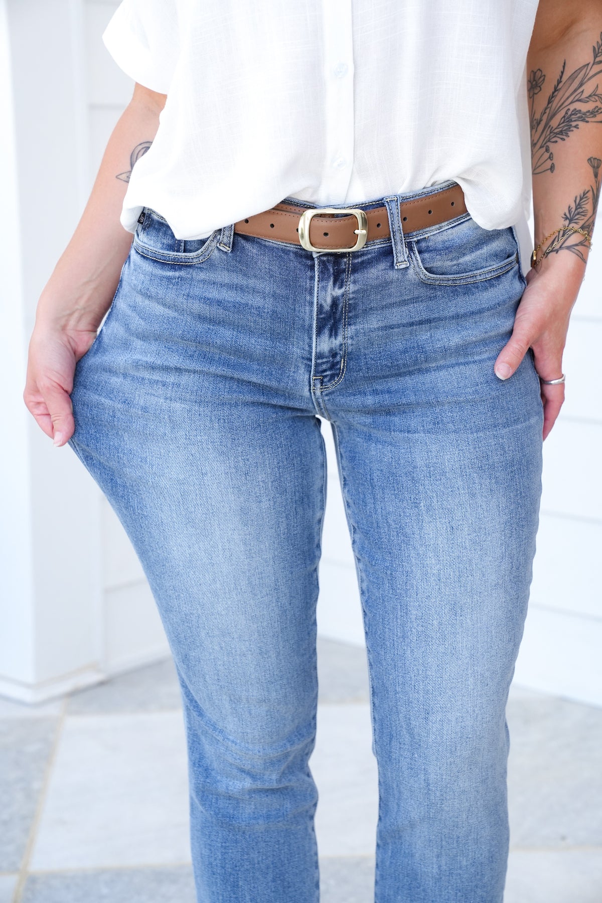 Judy Blue Work From Home Mid Rise Bleach Washed Boyfriends - Freckled Poppy