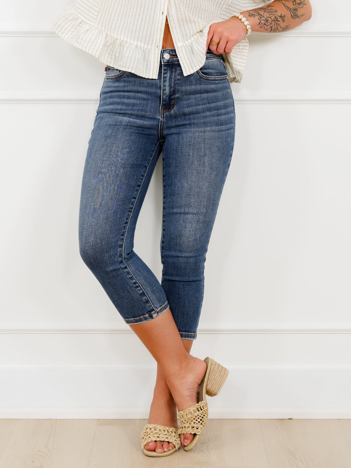 Judy Blue Mid Rise Medium Wash Capri Jeans - Freckled Poppy