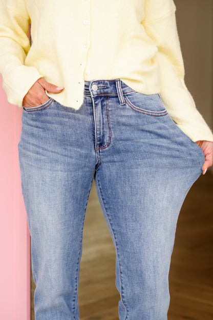 Judy Blue Mid Rise Medium Wash Boyfriend Jeans - Freckled Poppy