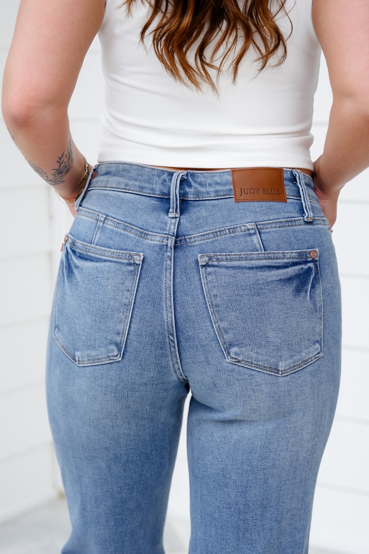 Judy Blue Petite/Reg The Karly Mid Rise Medium Vintage Wash Tummy Control Straight Leg Jeans - Freckled Poppy
