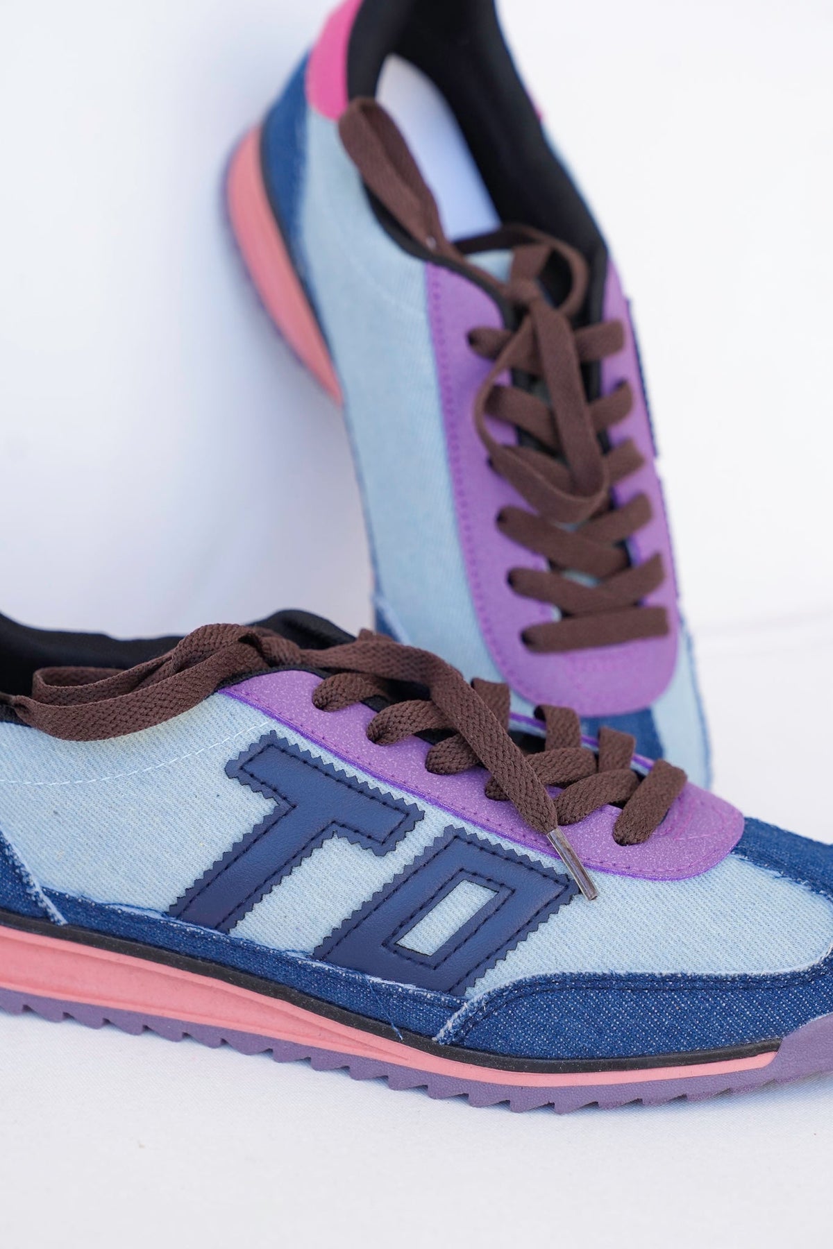 Vintage Retro Running Sneaker - Freckled Poppy