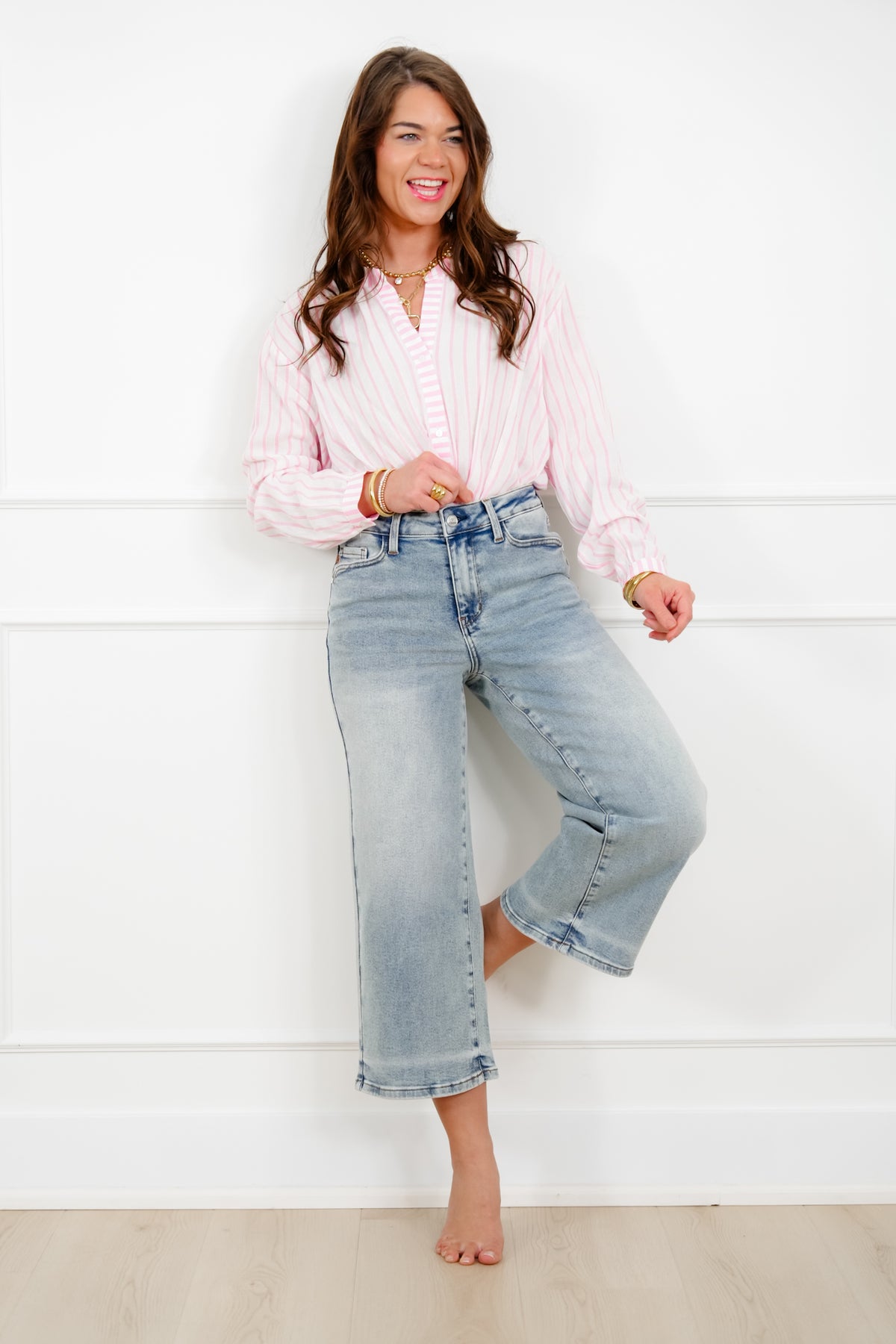 Judy Blue Mid Rise Medium Wash Cropped Wide Leg Jeans - Freckled Poppy