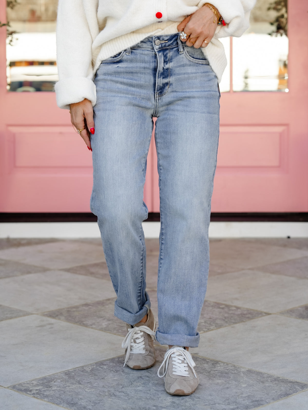 Judy Blue Mid Rise Light Wash Billie Boyfriend Jeans - Freckled Poppy