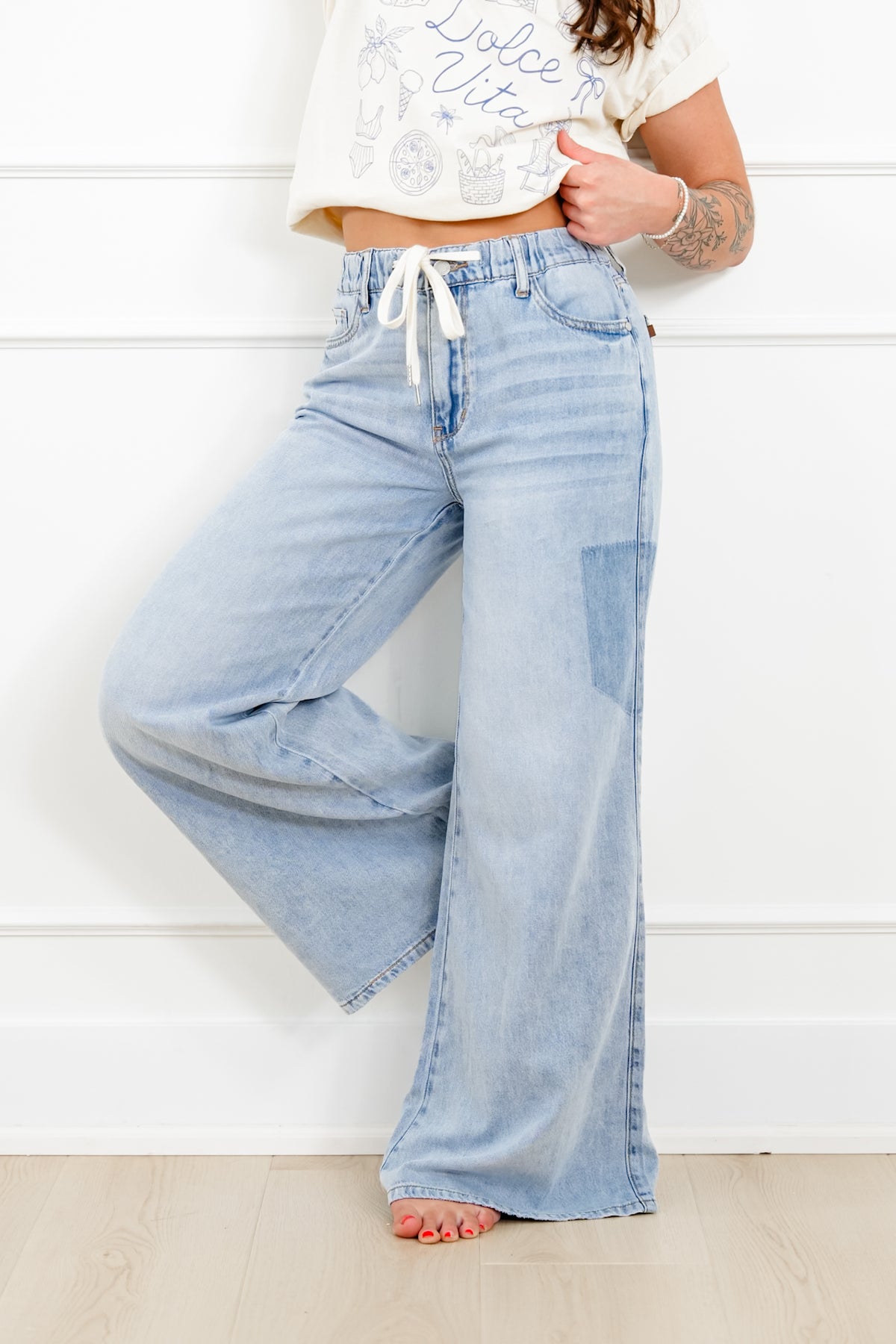 Judy Blue High Rise Light Wash Elastic Waistband Featherweight Palazzo Jeans with Shadow Pockets - Freckled Poppy