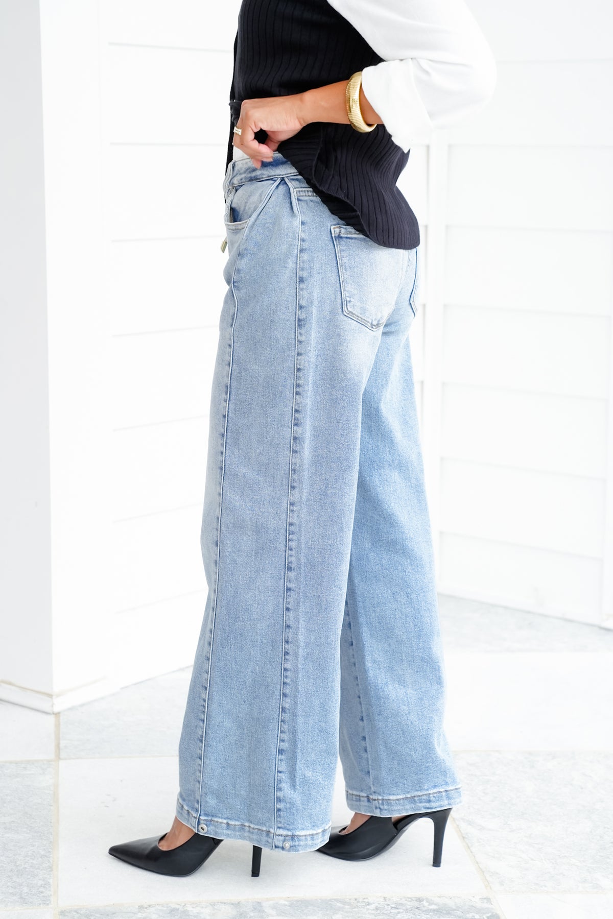 Risen Mid Rise Medium Wash Wide Leg Jeans with Leg Snap For Barrel Fit - Freckled Poppy
