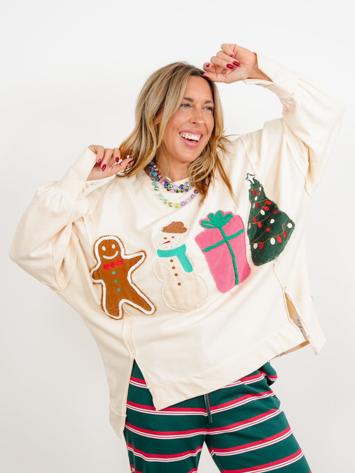 Long Sleeve Crew Neck Christmas Patch Pullover Sweatshirt