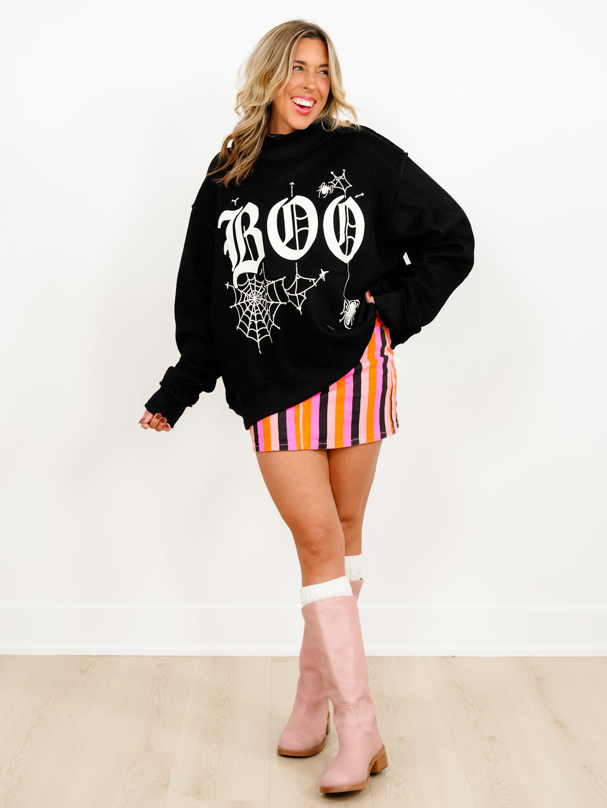 Long Sleeve Mock Neck Reversible "BOO" Halloween Graphic Sweatshirt - Freckled Poppy
