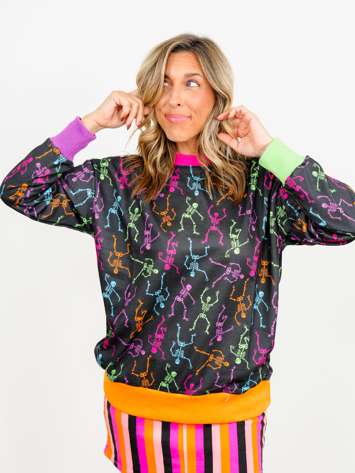 Plus/Reg Dancing Skeleton Print Long Sleeve Pullover Top - Freckled Poppy
