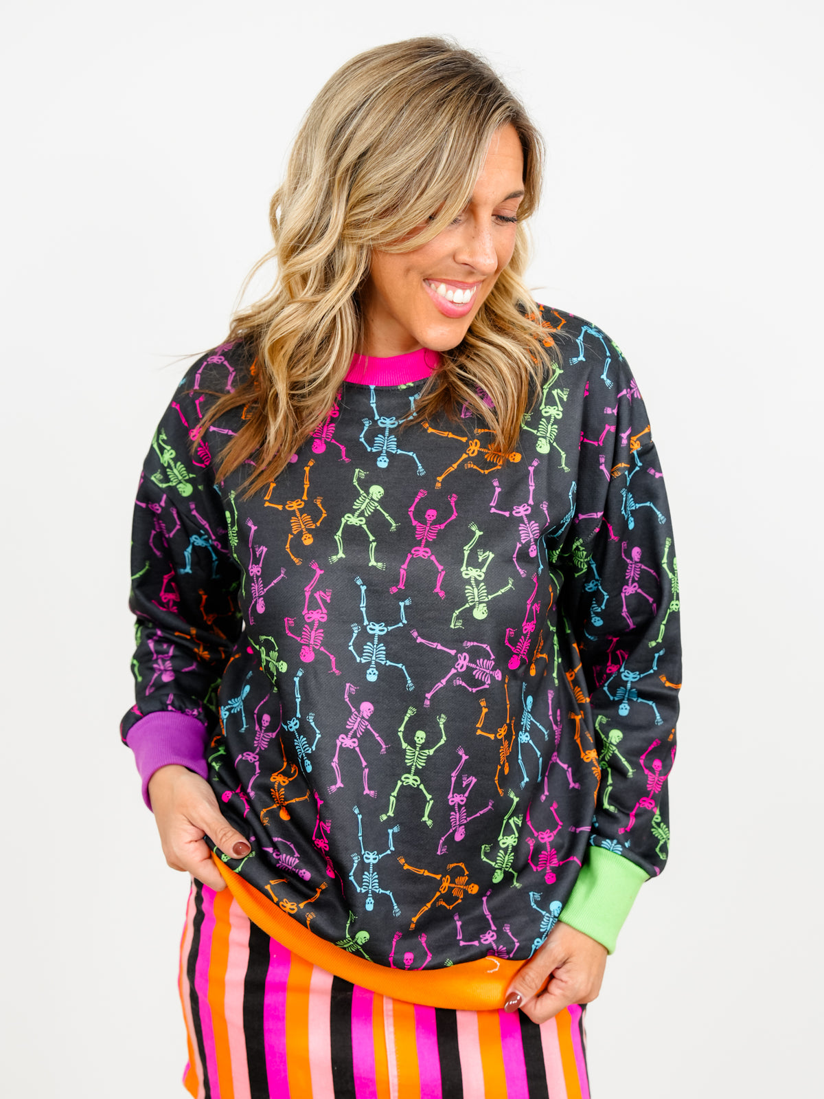Plus/Reg Dancing Skeleton Print Long Sleeve Pullover Top - Freckled Poppy