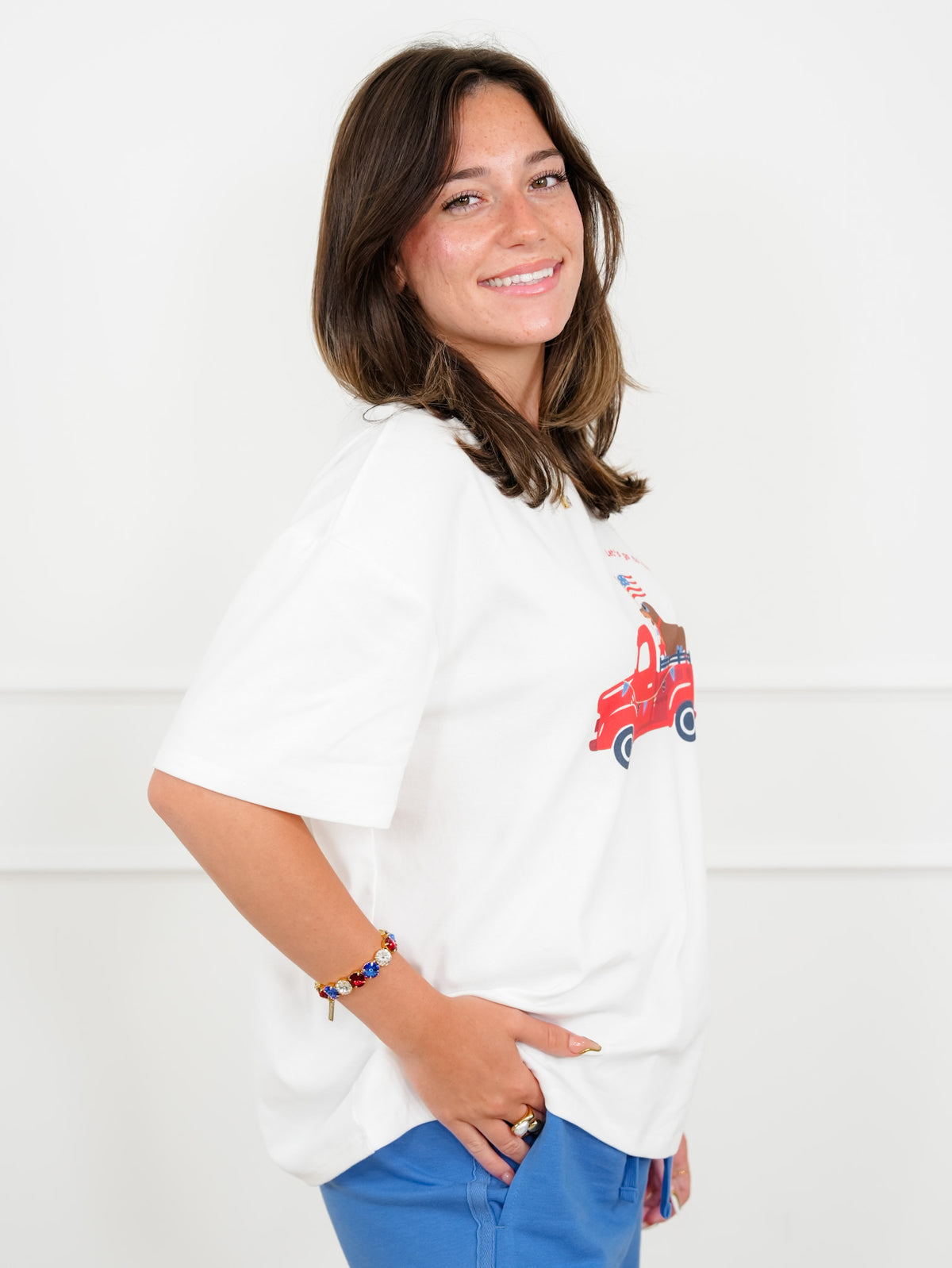 Short Sleeve "USA Dog Car" Graphic Top - Freckled Poppy