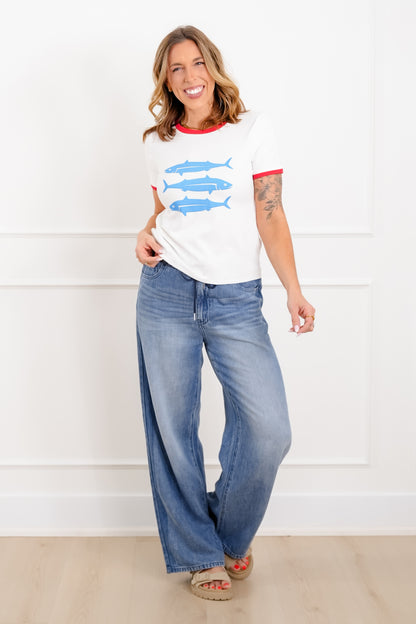 Short Sleeve Crew Neck Sardines Graphic Top - Freckled Poppy
