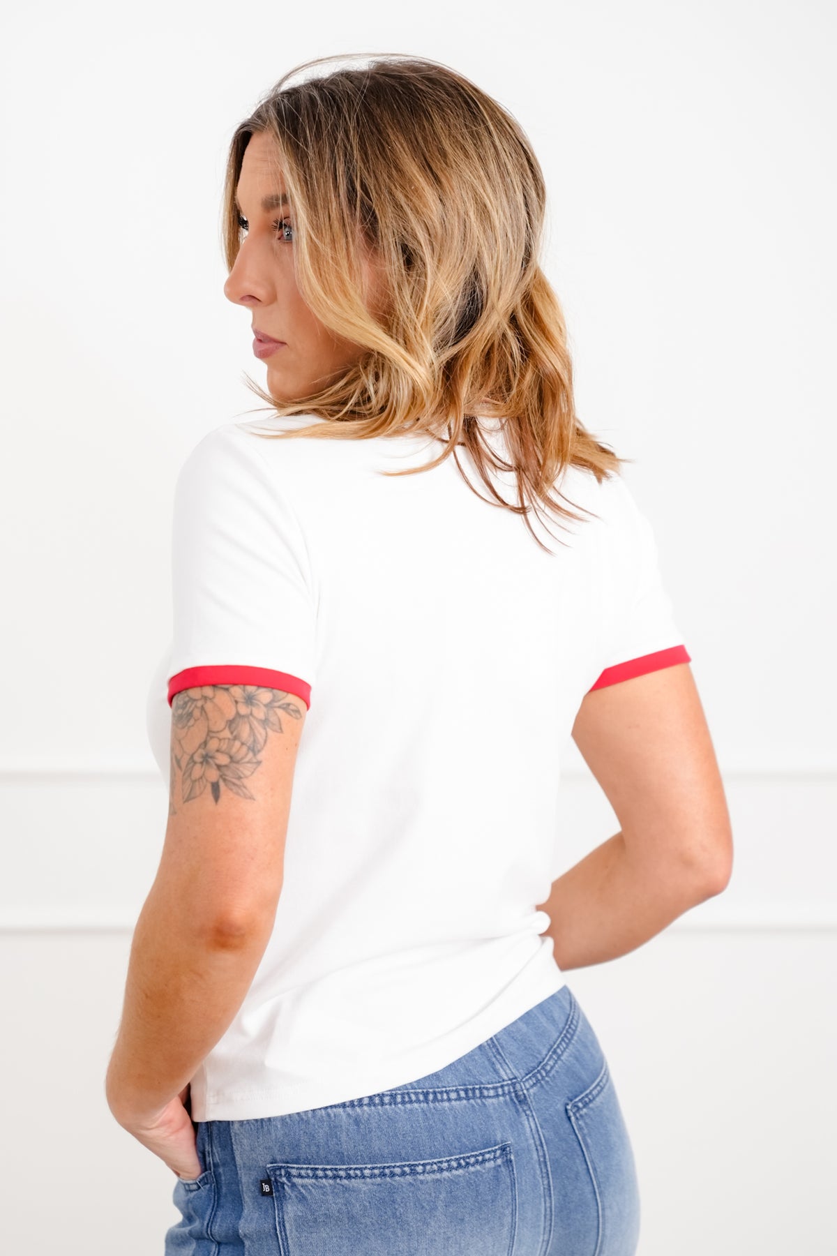 Short Sleeve Crew Neck Sardines Graphic Top - Freckled Poppy