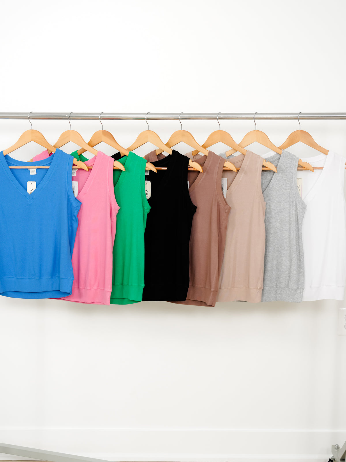 Door Buster! Ribbed V-Neck Tank Top - Freckled Poppy