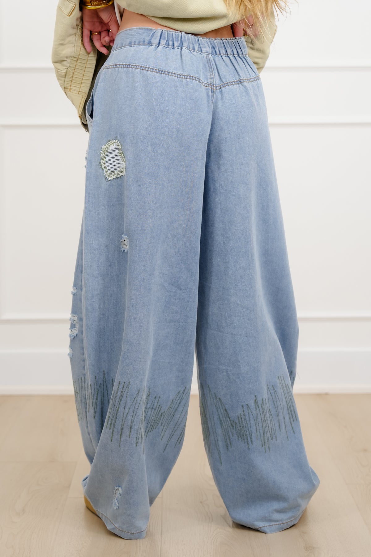 POL Light Wash Twill Wide Leg Pants with Patches - Freckled Poppy