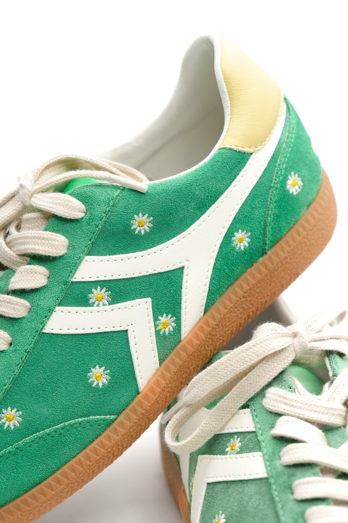 Daisy Embroidered Vegan Suede Retro Sneaker - Freckled Poppy