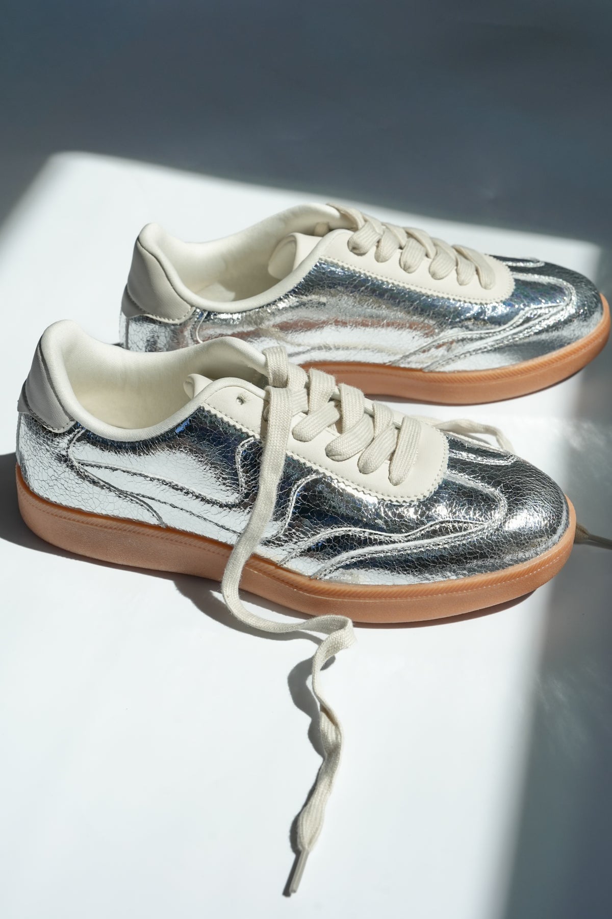 Metallic Cracked Vegan Leather Low Top Sneaker - Freckled Poppy
