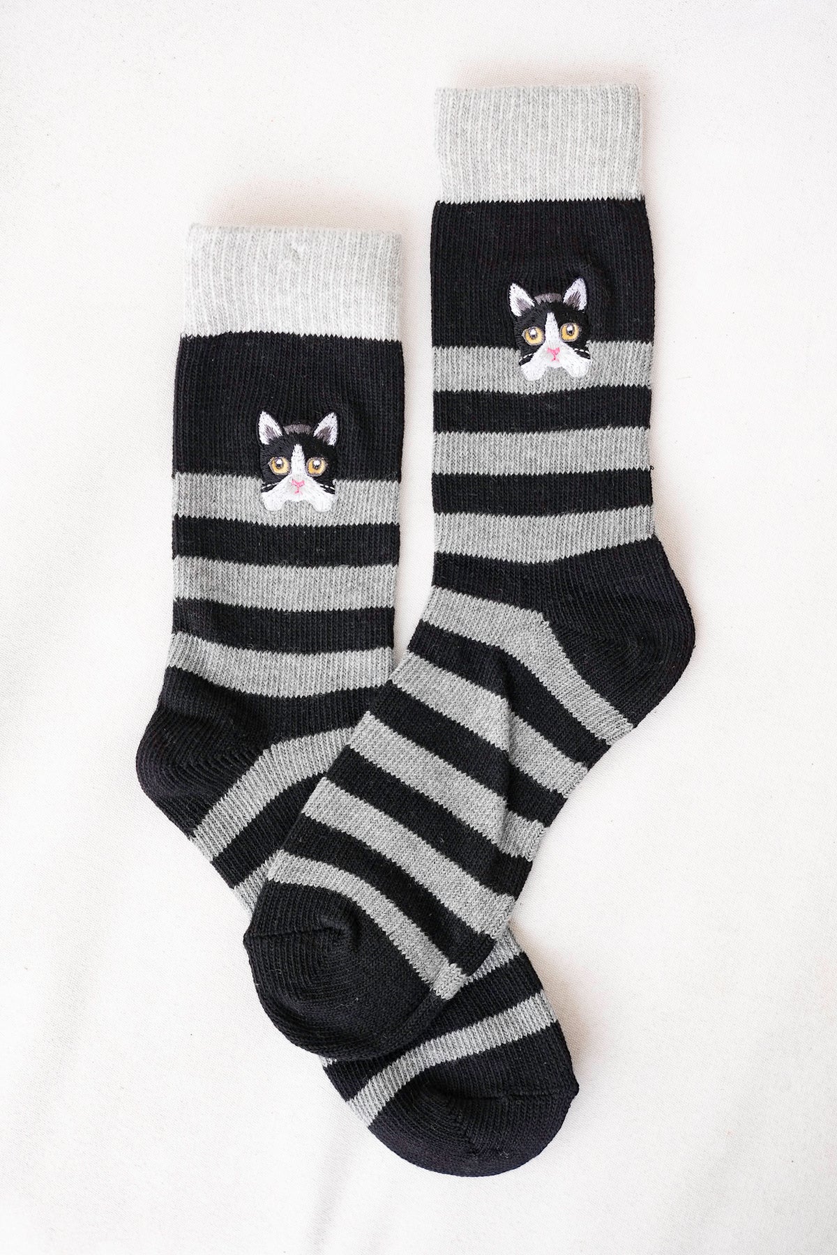 Just Hanging Embroidered Crew Socks - Freckled Poppy