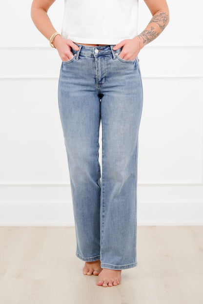 Judy Blue Petite/Reg The Karly Mid Rise Medium Vintage Wash Tummy Control Straight Leg Jeans - Freckled Poppy