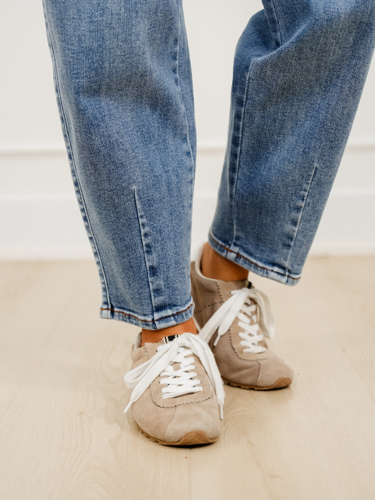Judy Blue High Rise Medium Wash Barrel Jeans with Front Darts - Freckled Poppy