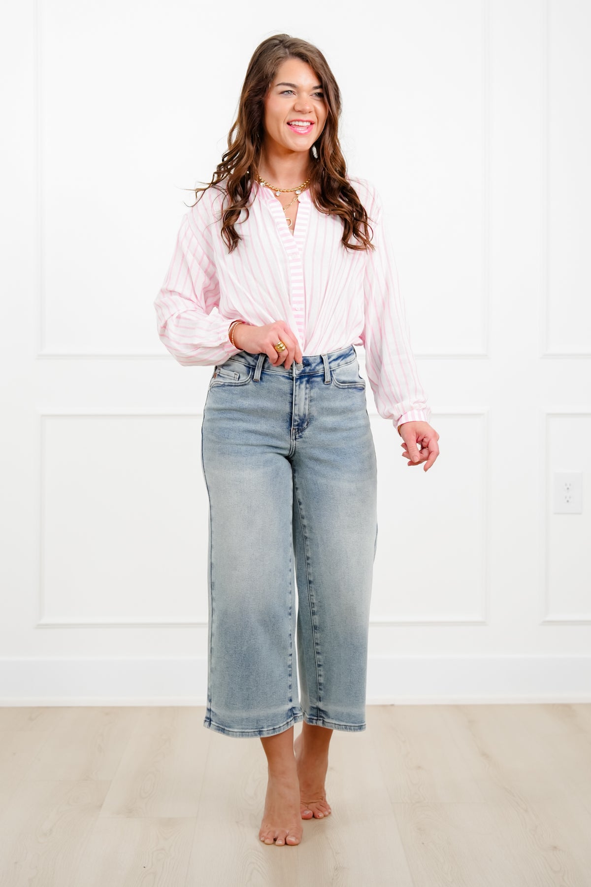 Judy Blue Mid Rise Medium Wash Cropped Wide Leg Jeans - Freckled Poppy