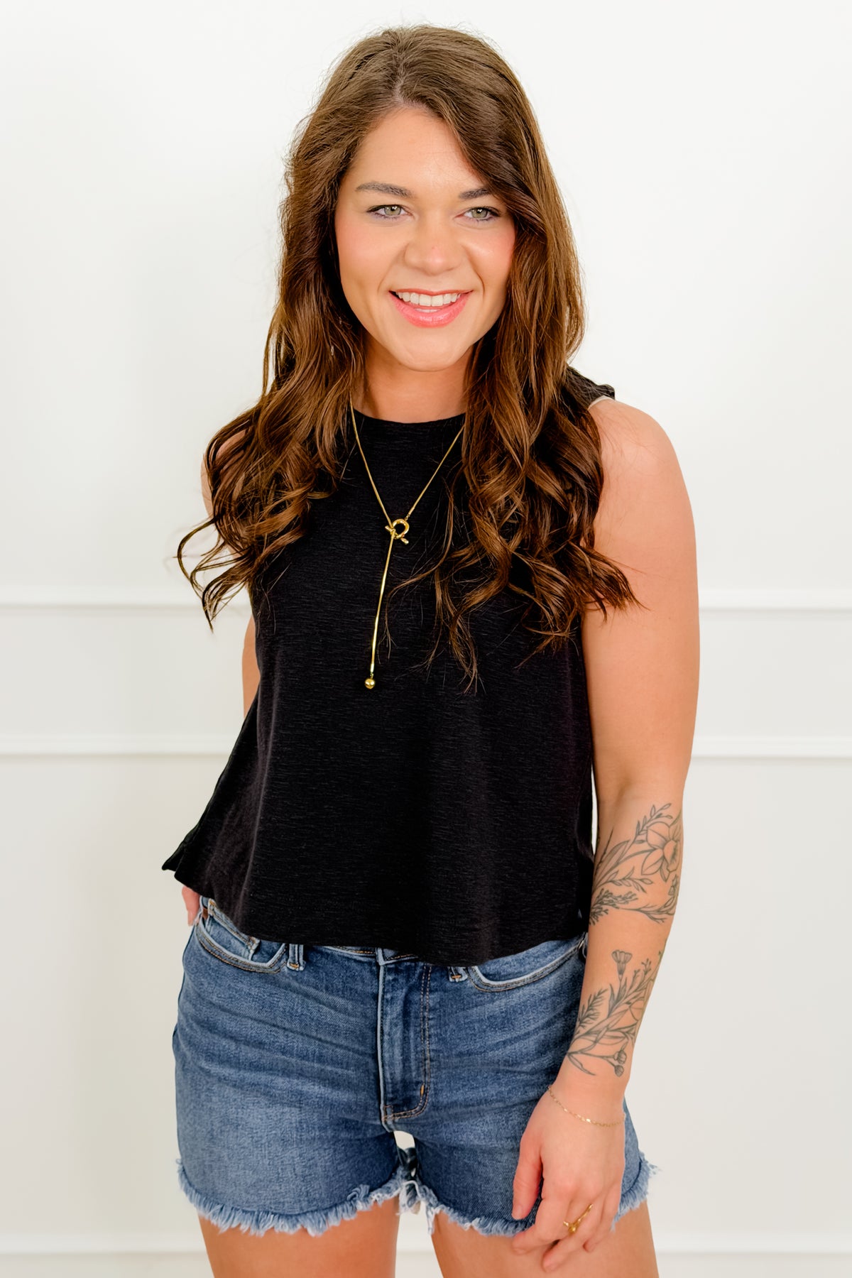 Solid Sleeveless Crew Neck Tank Top - Freckled Poppy
