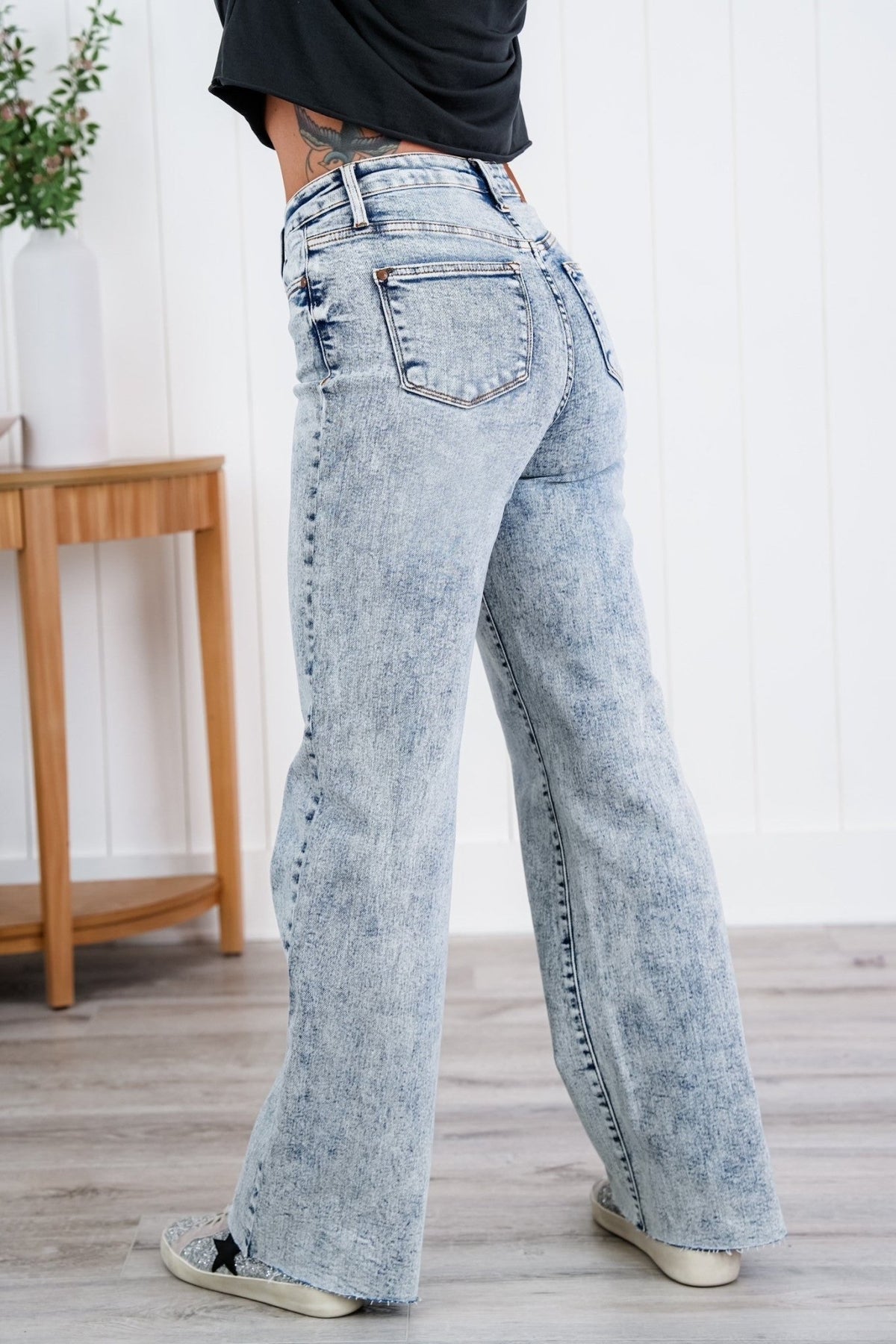Judy Blue Bad Blood High Rise Light Mineral Wash Raw Hem Wide Leg Jeans - Freckled Poppy