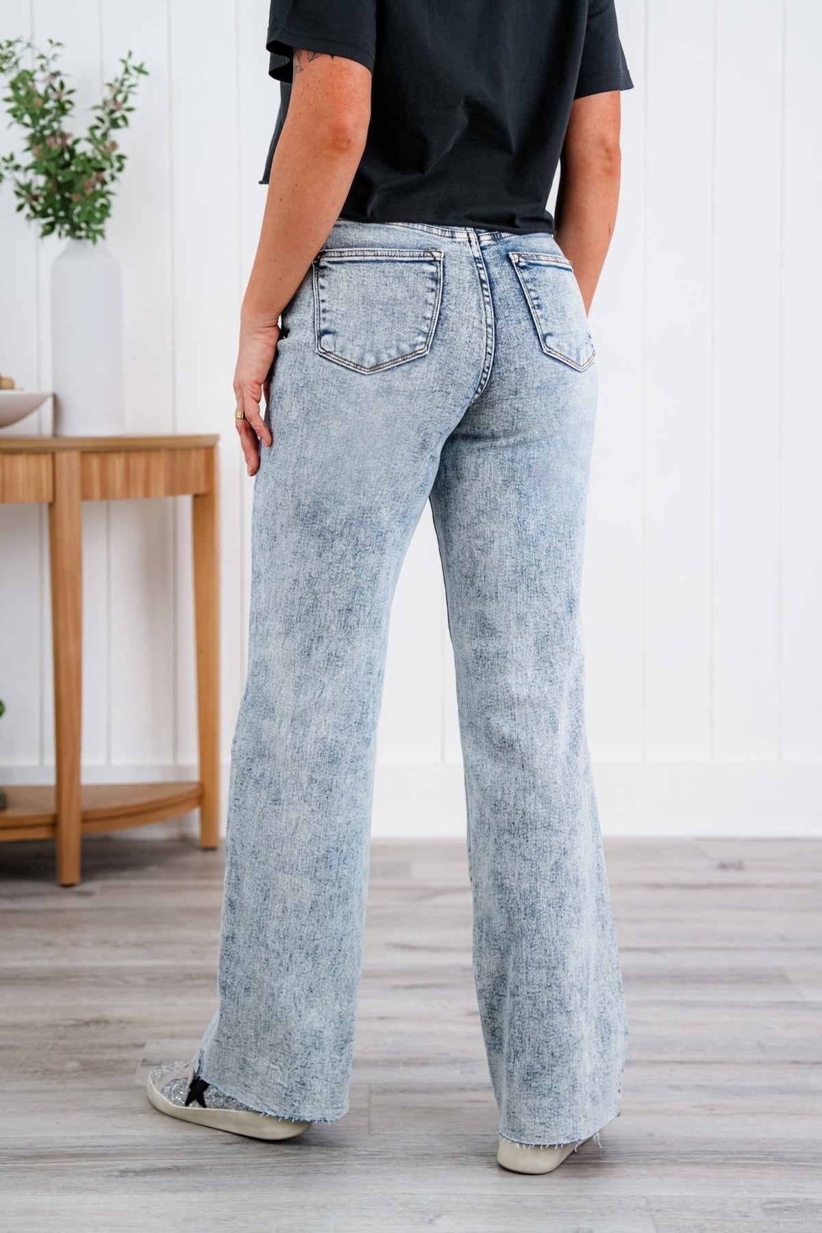 Judy Blue Bad Blood High Rise Light Mineral Wash Raw Hem Wide Leg Jeans - Freckled Poppy