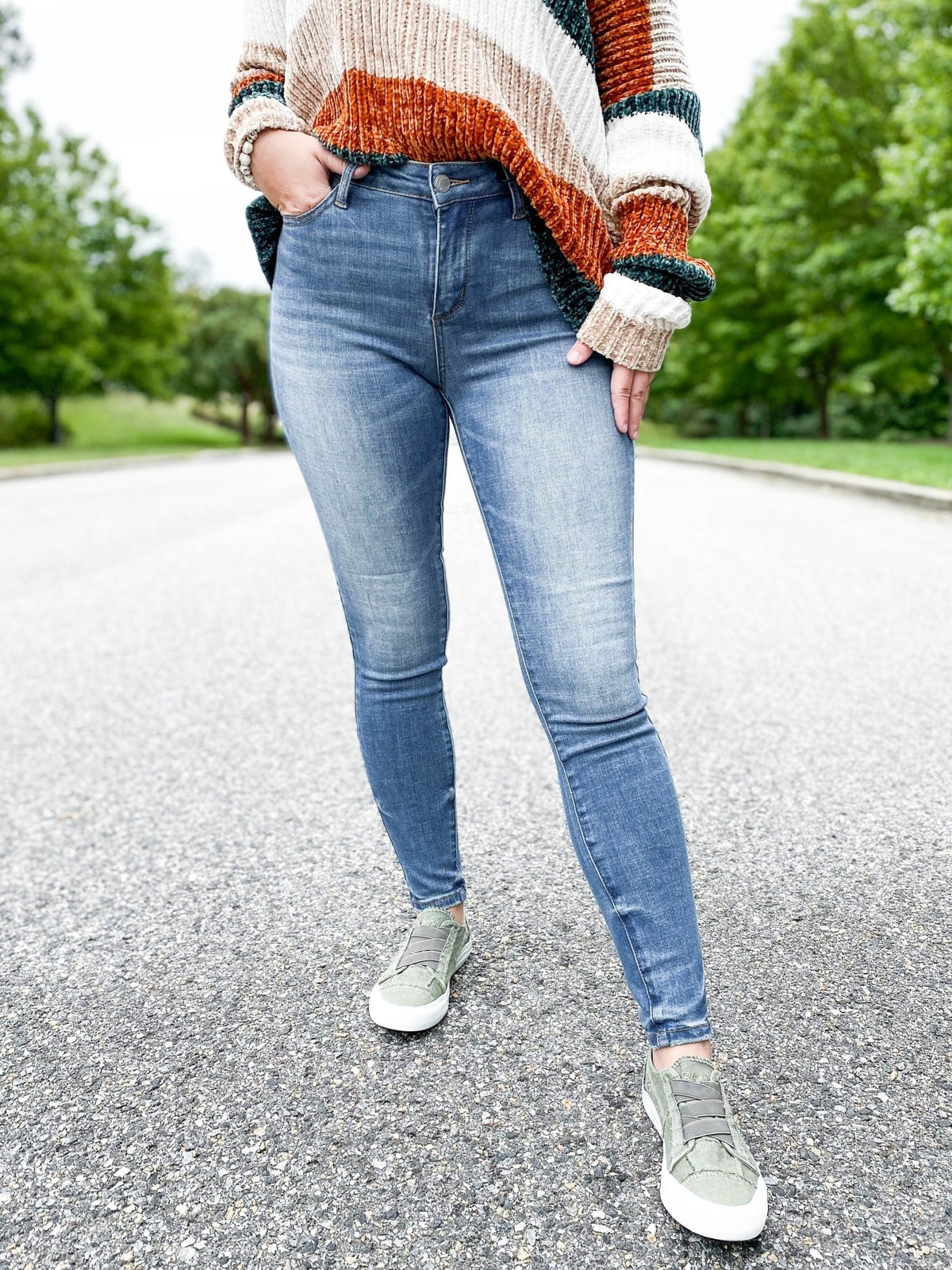 Judy Blue BEST DAMN SKINNIES EVER (BDS) Pin Tacked Non-Distressed - Freckled Poppy